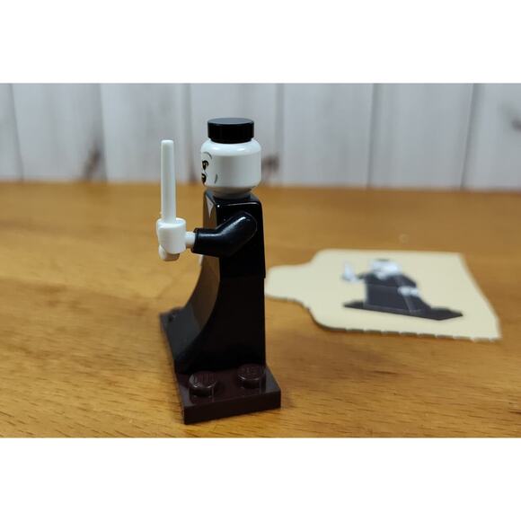 LEGO Harry Potter 2022 Advent Calendar Day 12 - Lord Voldemort Minifigure - Picture 4 of 4